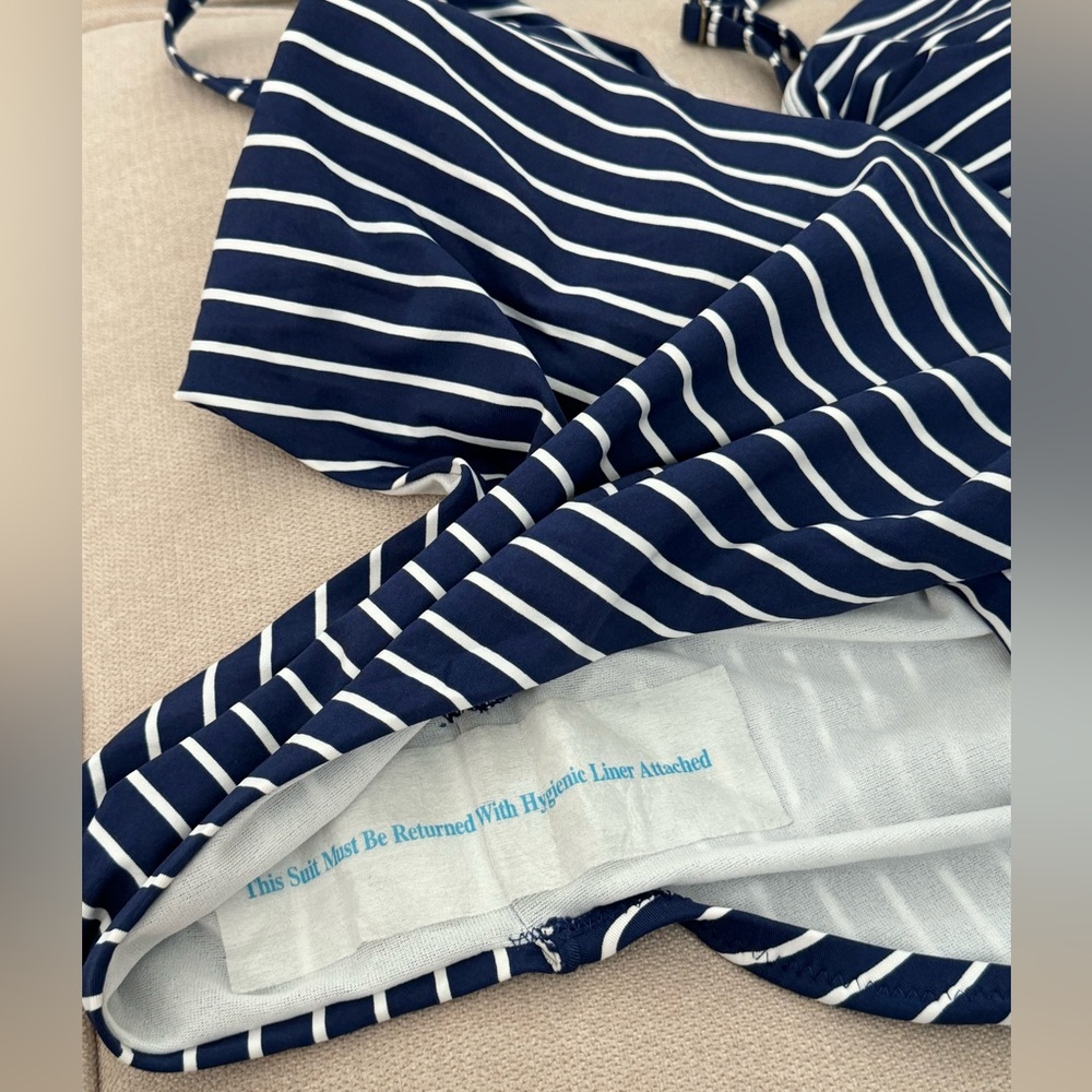 NWT BEACH swimsuit by Melissa Odabash - Picture 4 of 6
